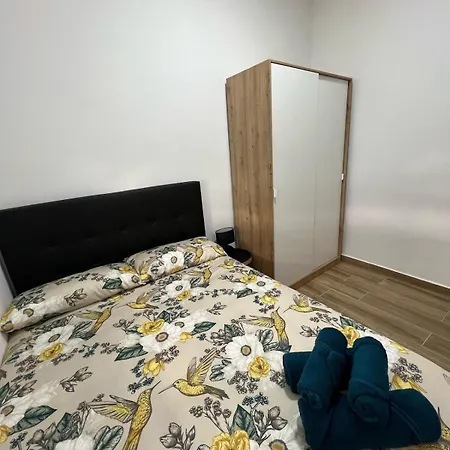 Modern Barcelona Apartment *
